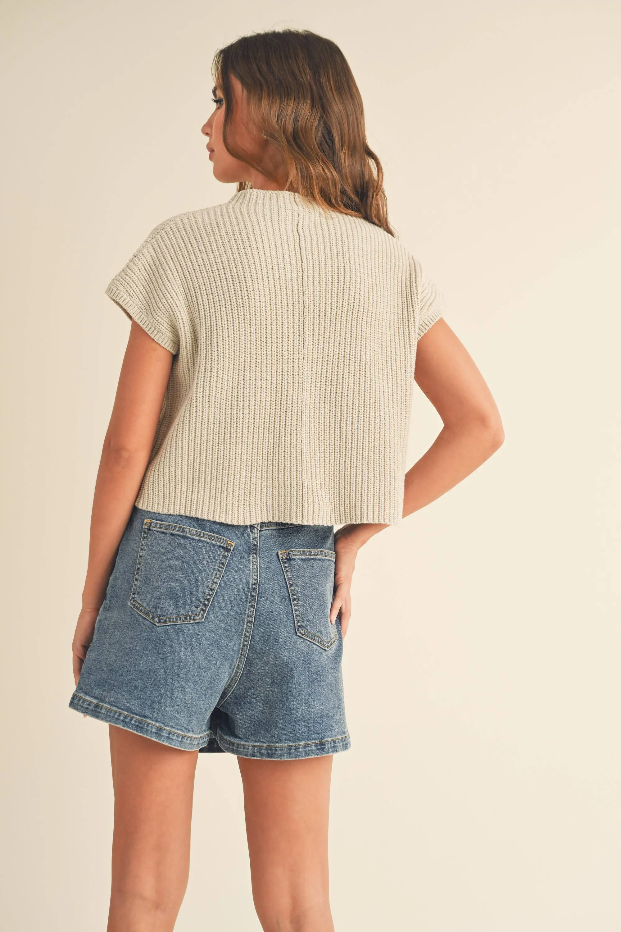 HALF HIGH NECK SWEATER VEST