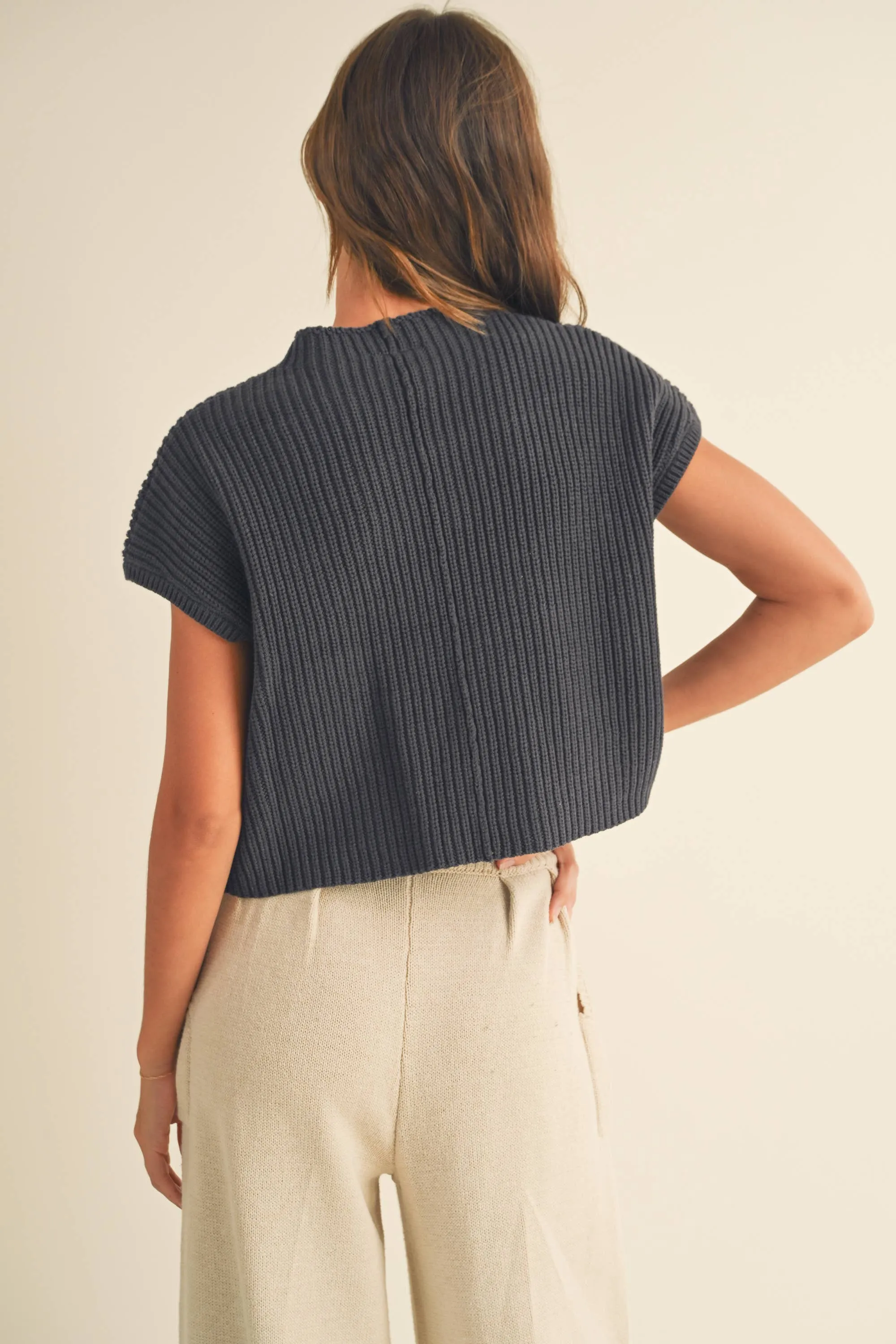 HALF HIGH NECK SWEATER VEST