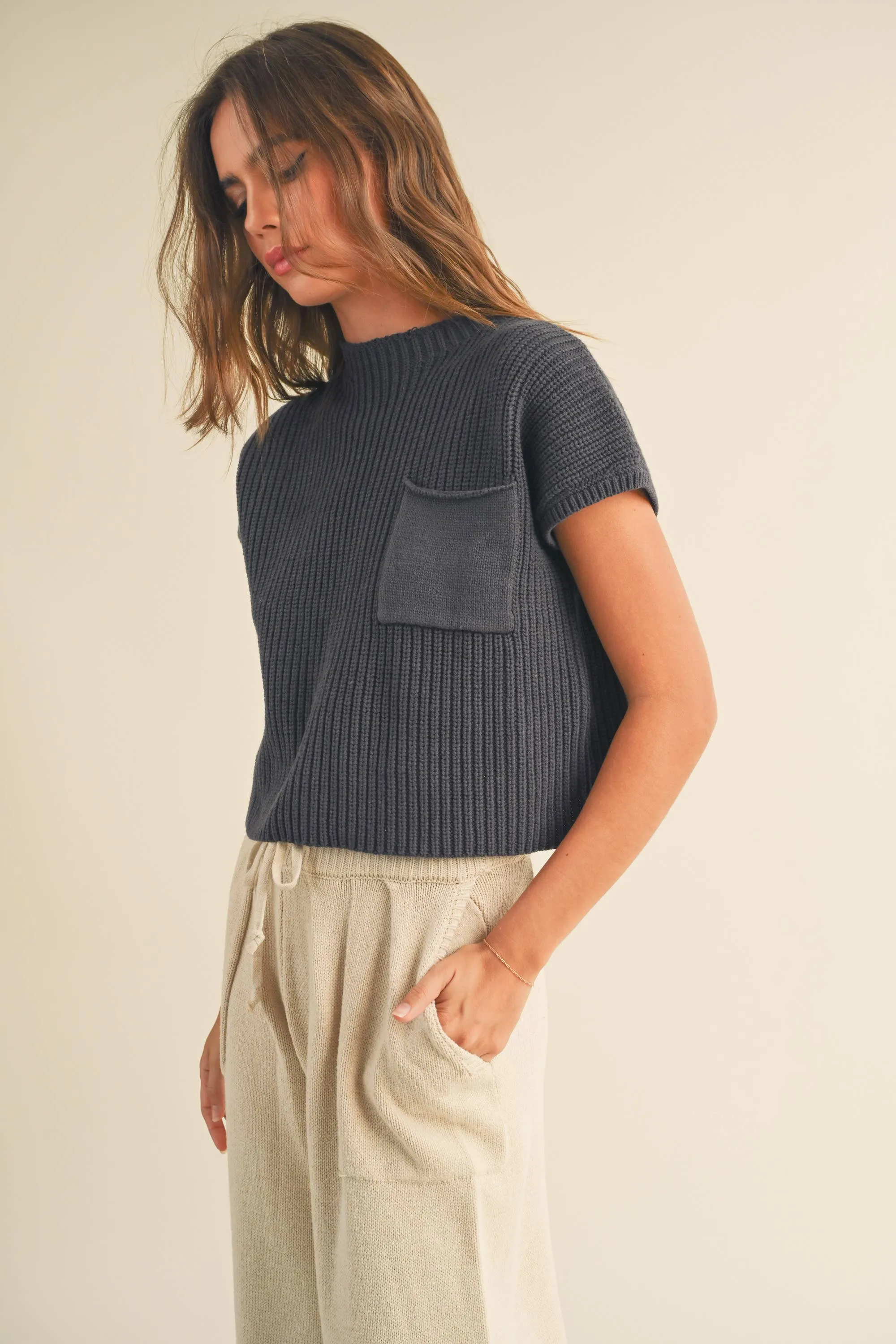HALF HIGH NECK SWEATER VEST
