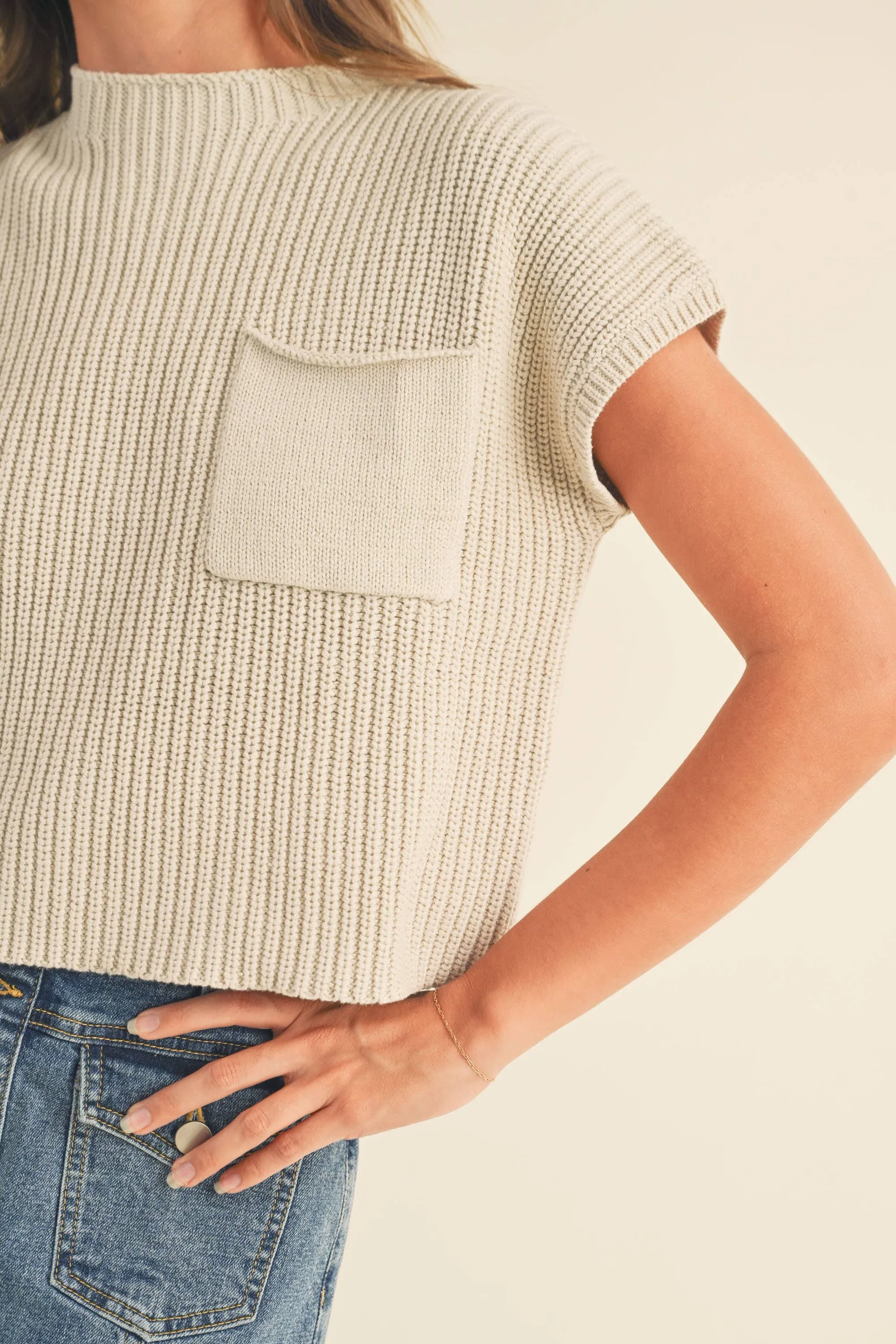 HALF HIGH NECK SWEATER VEST