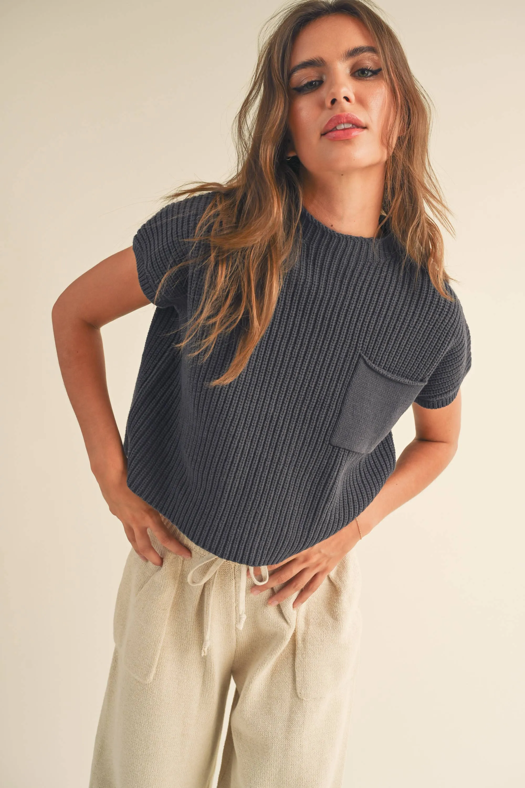 HALF HIGH NECK SWEATER VEST