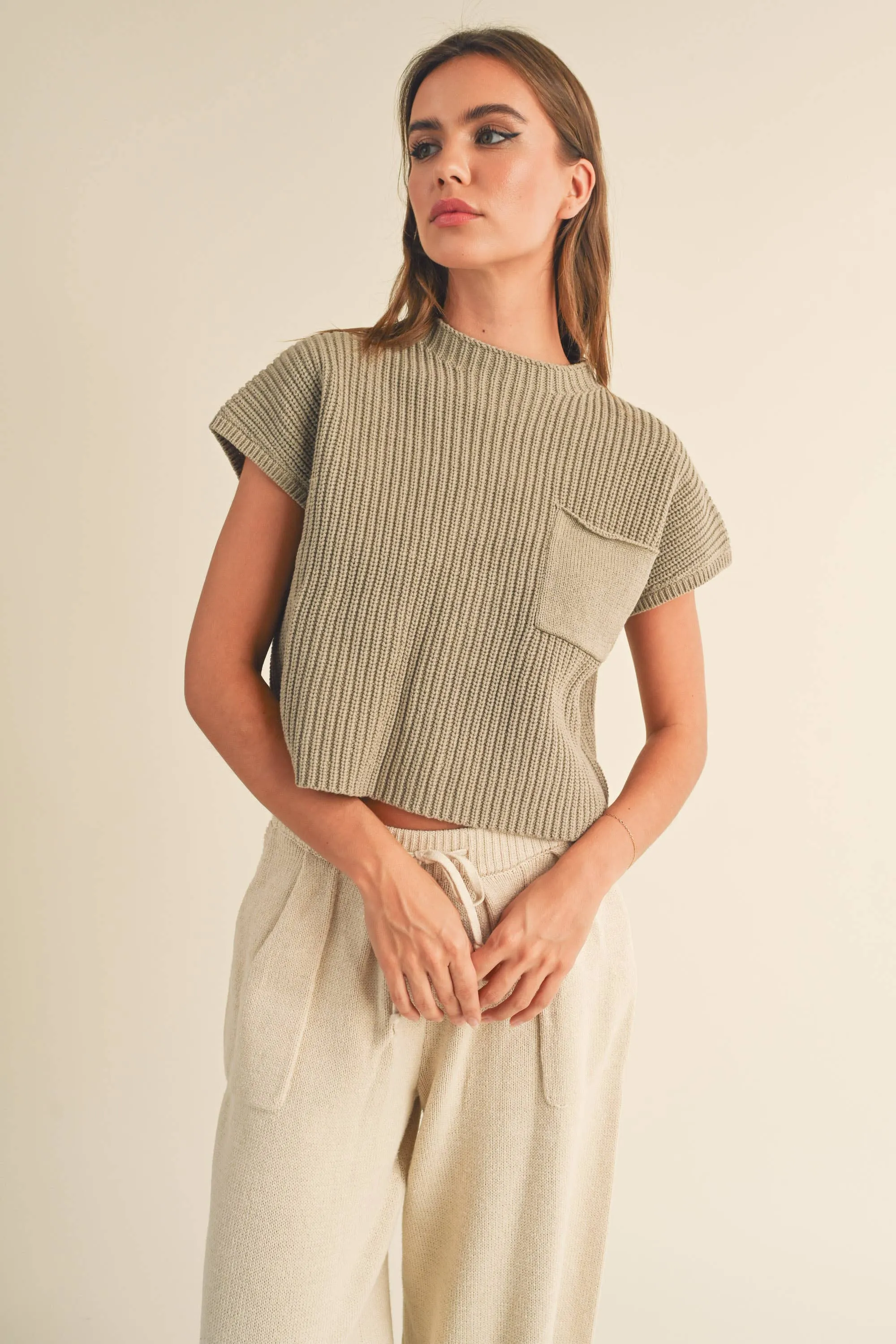 HALF HIGH NECK SWEATER VEST