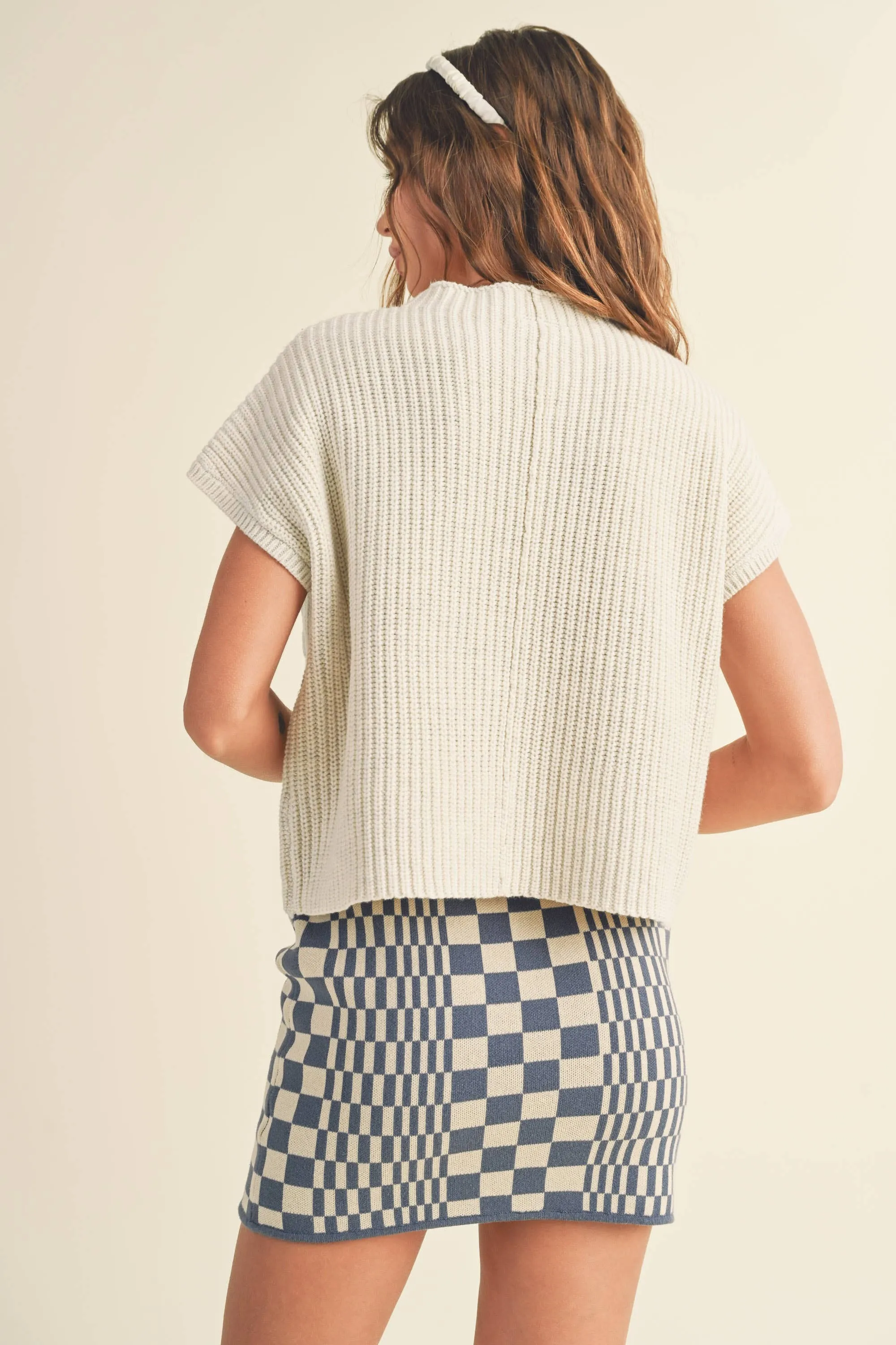 HALF HIGH NECK SWEATER VEST